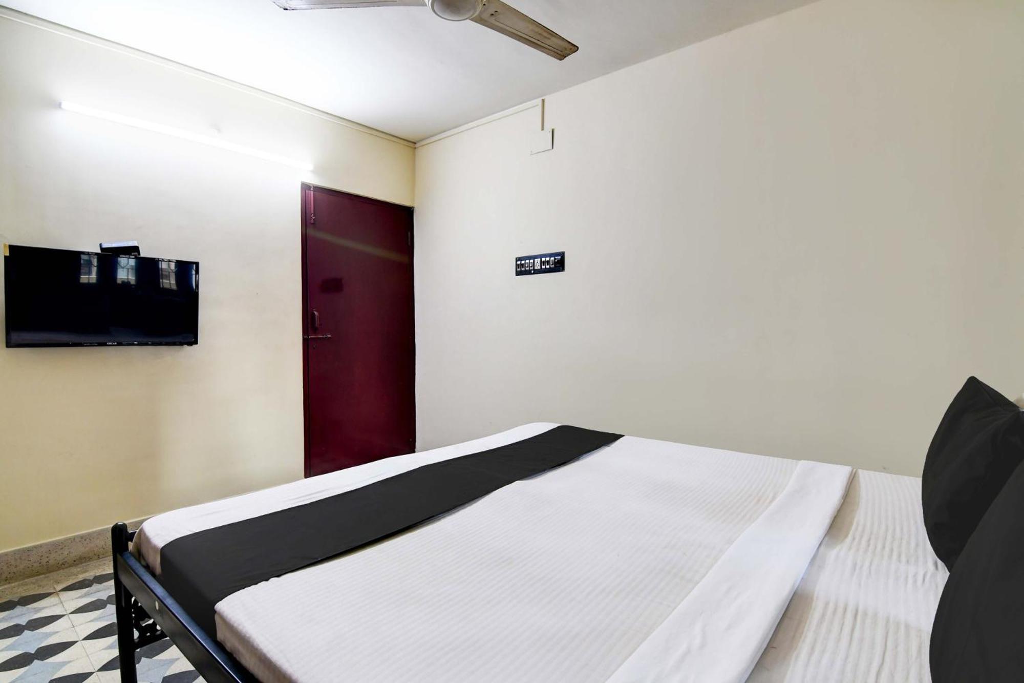 Oyo Simplex Guest House Behala Καλκούτα Εξωτερικό φωτογραφία